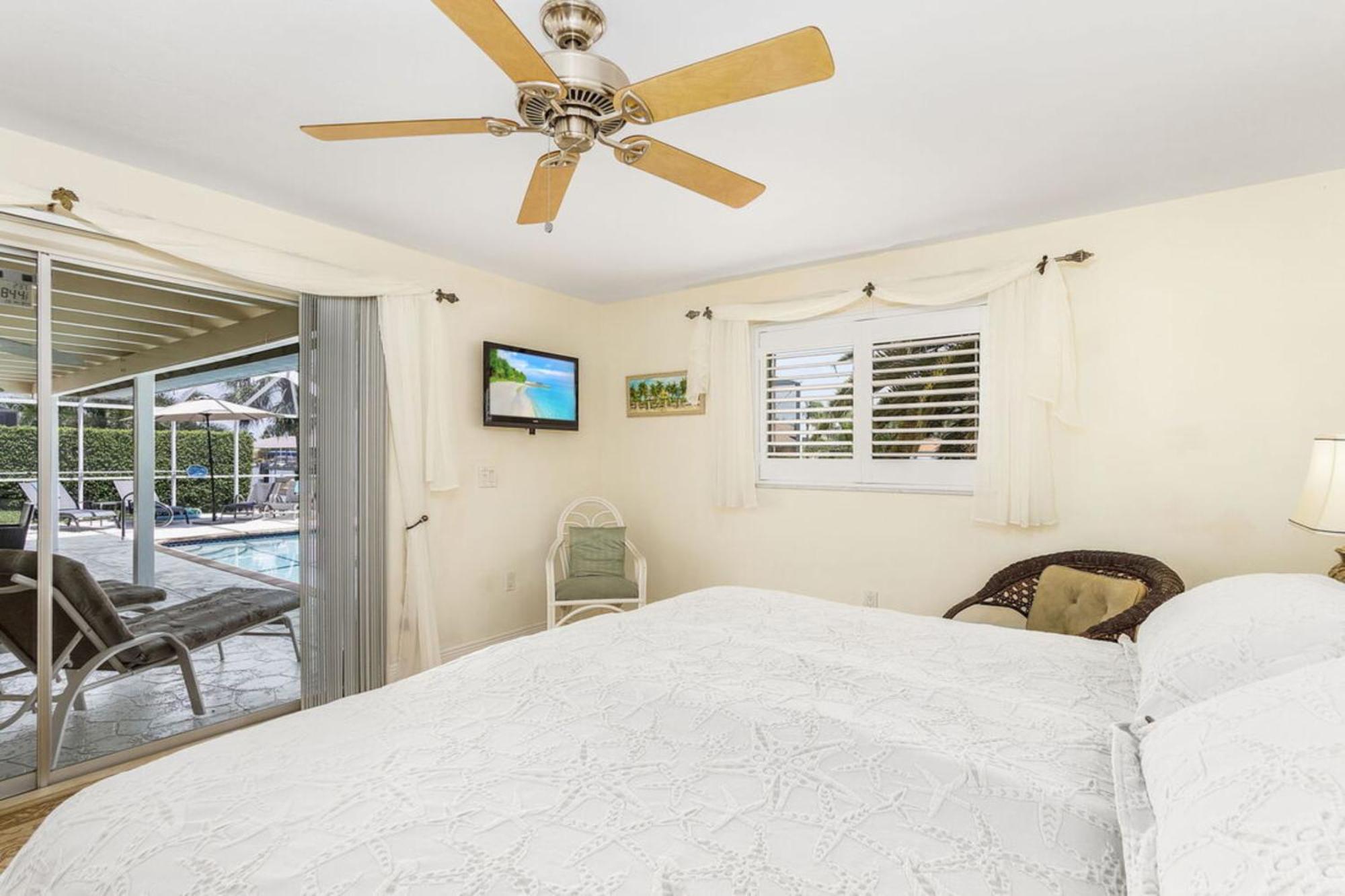 Villa Catalina Isles - Holidays In Paradise เคปคอรัล ภายนอก รูปภาพ