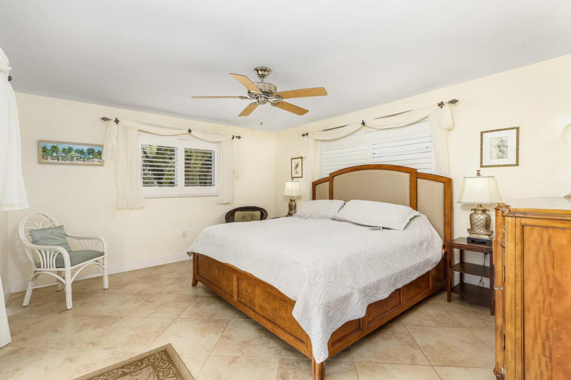 Villa Catalina Isles - Holidays In Paradise เคปคอรัล ภายนอก รูปภาพ