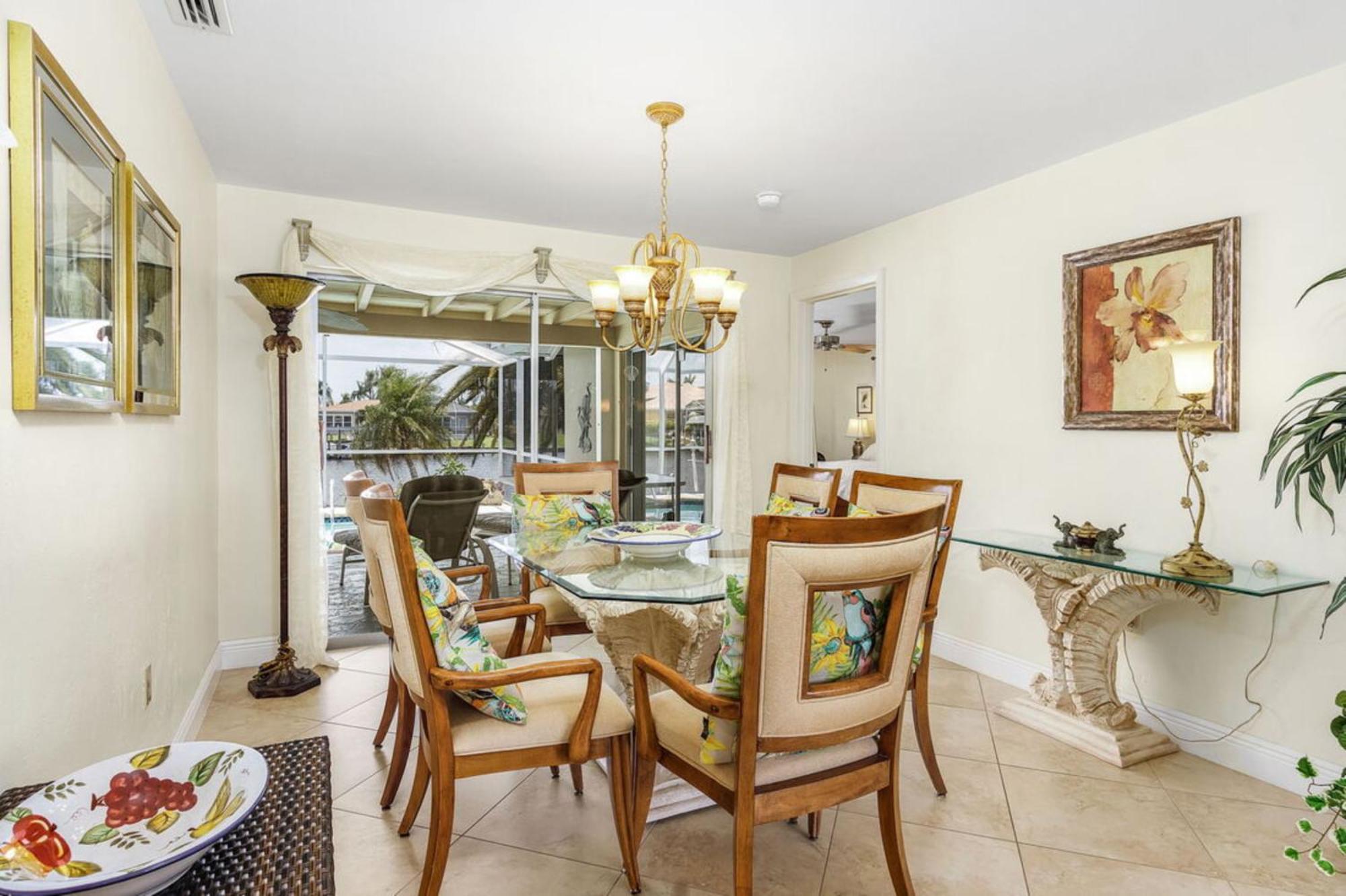 Villa Catalina Isles - Holidays In Paradise เคปคอรัล ภายนอก รูปภาพ